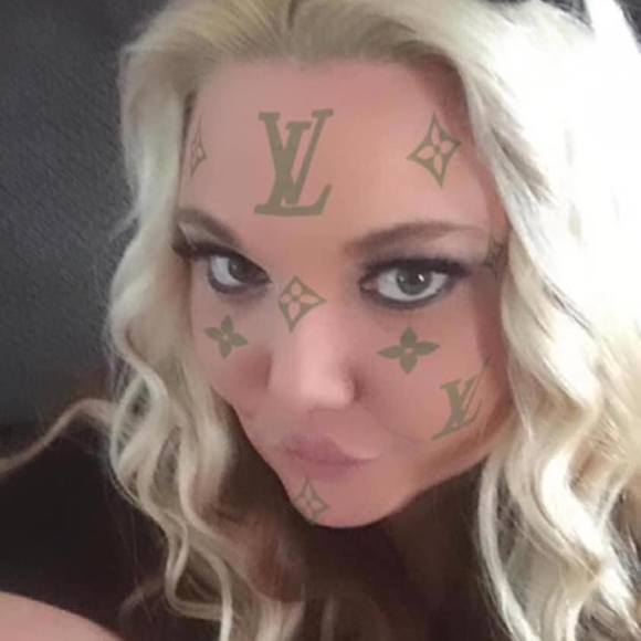 Meet your Posher, Megan - Picture 1 of 1